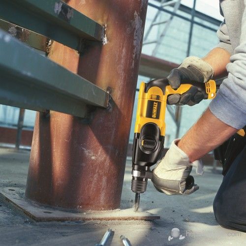 DEWALT D25013K KIRICI DELİCİ 650W