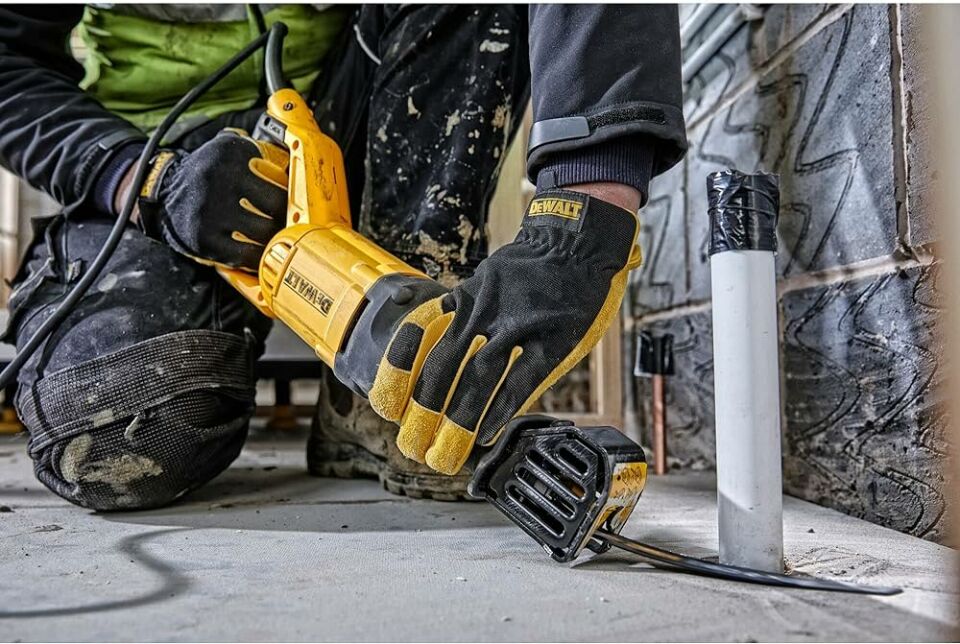 DEWALT DWE305PK 1100 WATT 280MM TİLKİ KUYRUĞU TESTERE